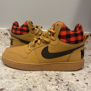 Men’s NIKE Court Borough Premium Mid’s